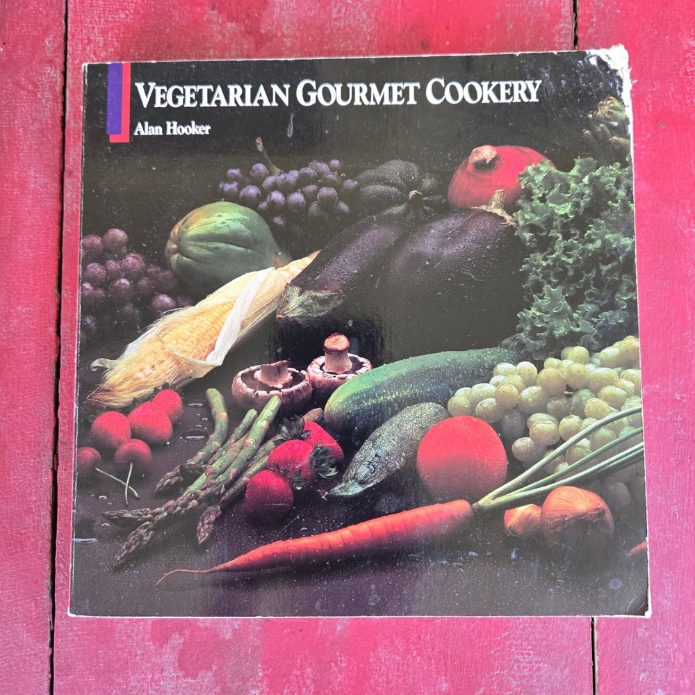 Vintage Vegetarian Gourmet Cookery Book softcover 1988